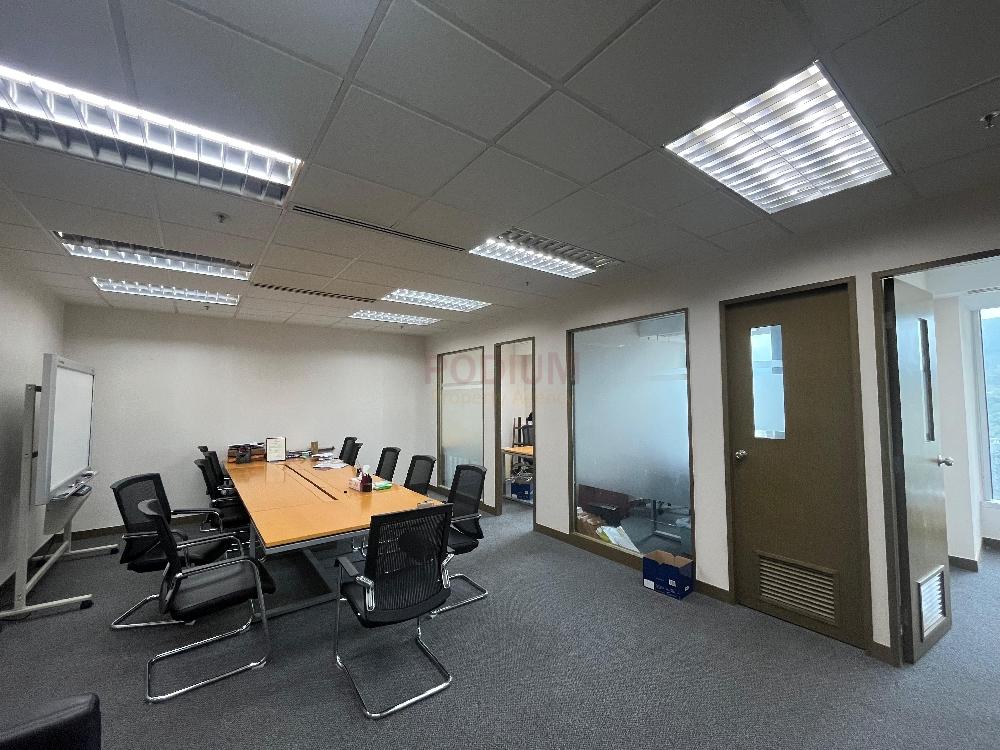 Central Plaza                                                Wan Chai - Office Interior General Area.jpeg                                                                   