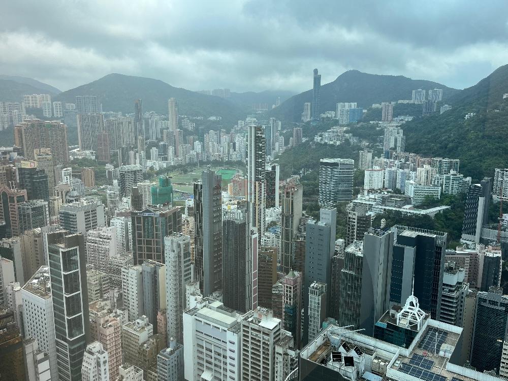 灣仔中環廣場                                                     Central Plaza                                                Wan Chai