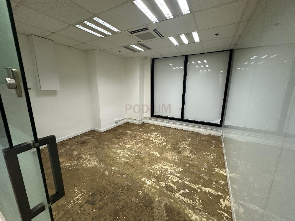 灣仔宜發大廈                                                     Effectual Building                                           Wan Chai