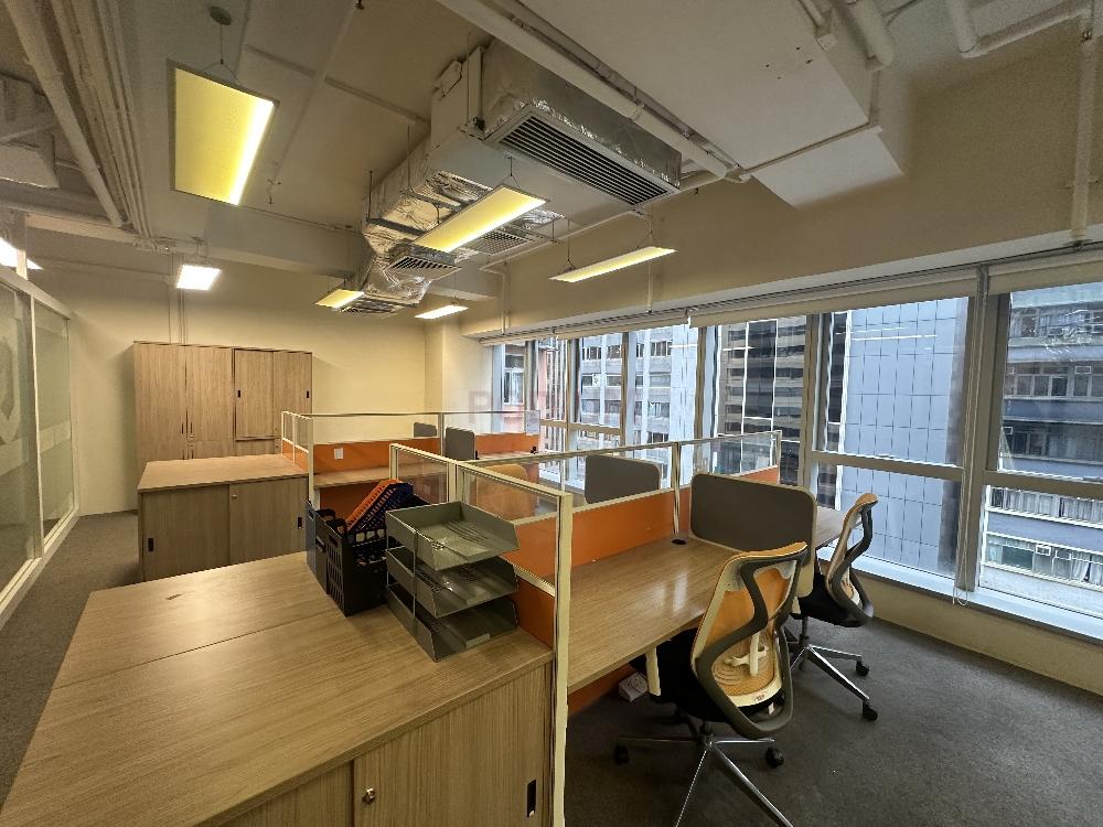 239 Hennessy Road Wan Chai - Office Interior 1.jpeg                                                                              