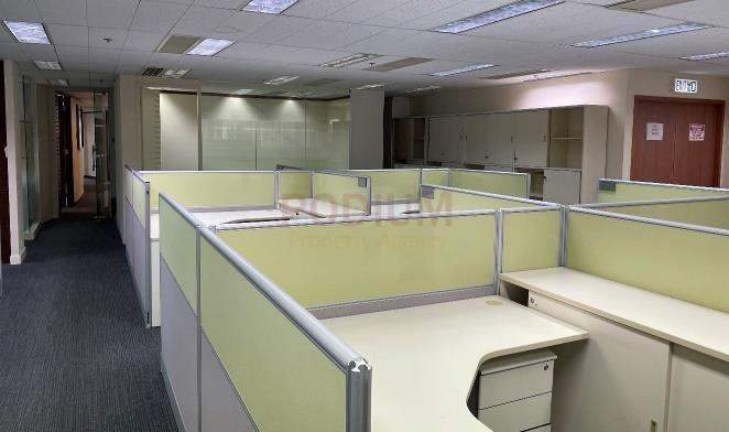 銅鑼灣信和廣場                                                     Sino Plaza                                                   Causeway Bay