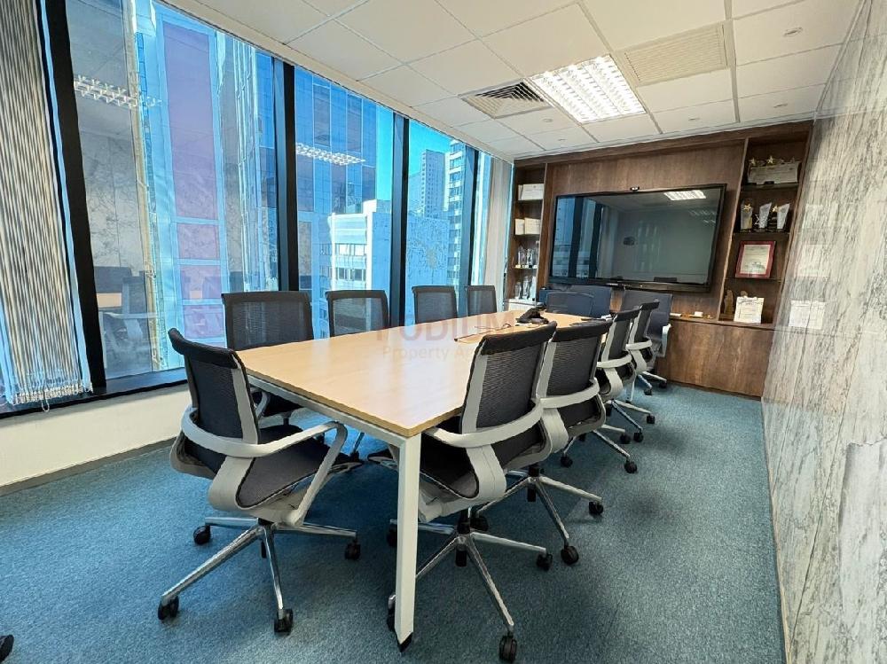 灣仔英皇集團中心                                                 Emperor Group Centre                                         Wan Chai