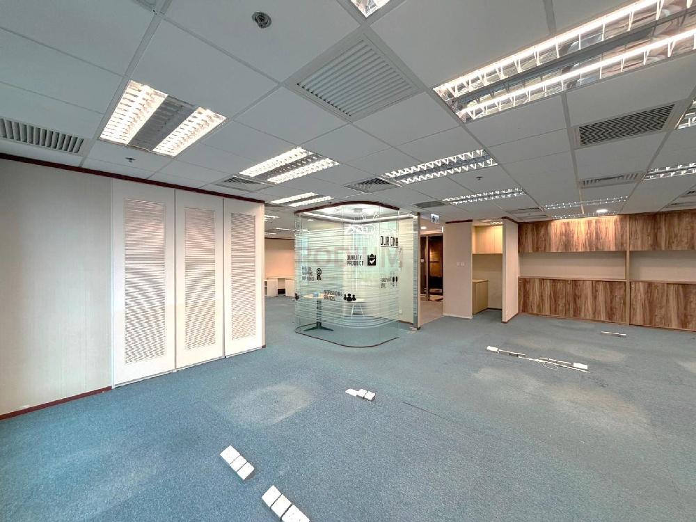 灣仔英皇集團中心                                                 Emperor Group Centre                                         Wan Chai