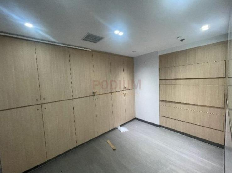 尖沙咀俊僑商業中心                                                 Charmhill Centre                                             Tsim Sha Tsui