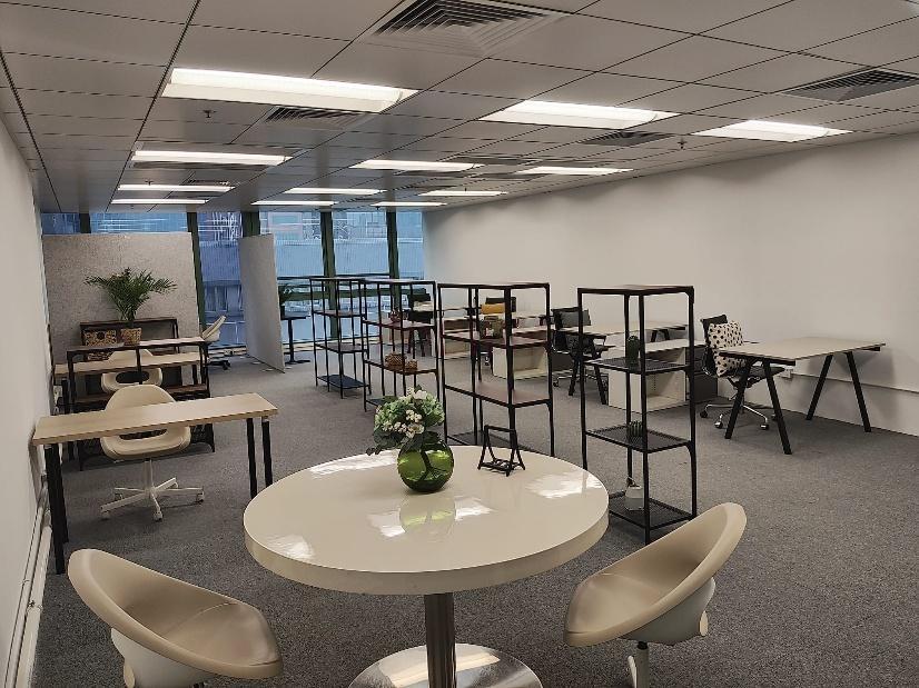 West Gate Tower                                              Cheung Sha Wan - Office Interior 1.jpg                                                                               