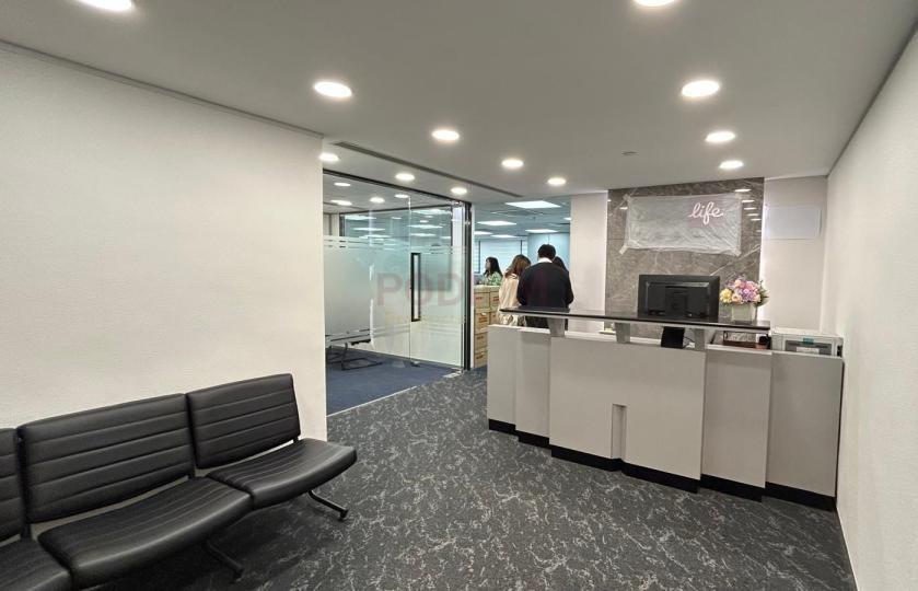 Shui On Centre                                               Wan Chai - Office Interior 1.jpg                                                                               
