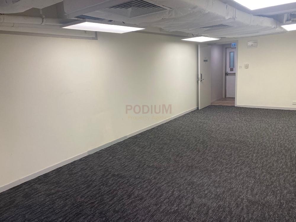 灣仔樂基中心                                                     Lucky Centre                                                 Wan Chai
