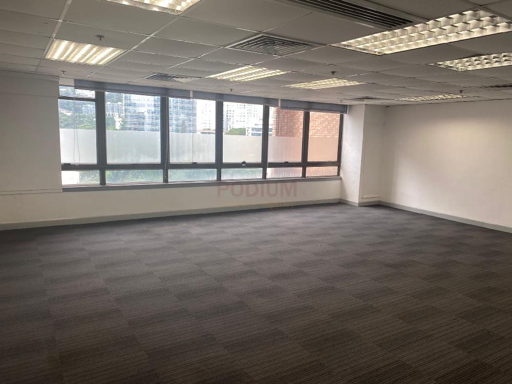 灣仔樂基中心                                                     Lucky Centre                                                 Wan Chai